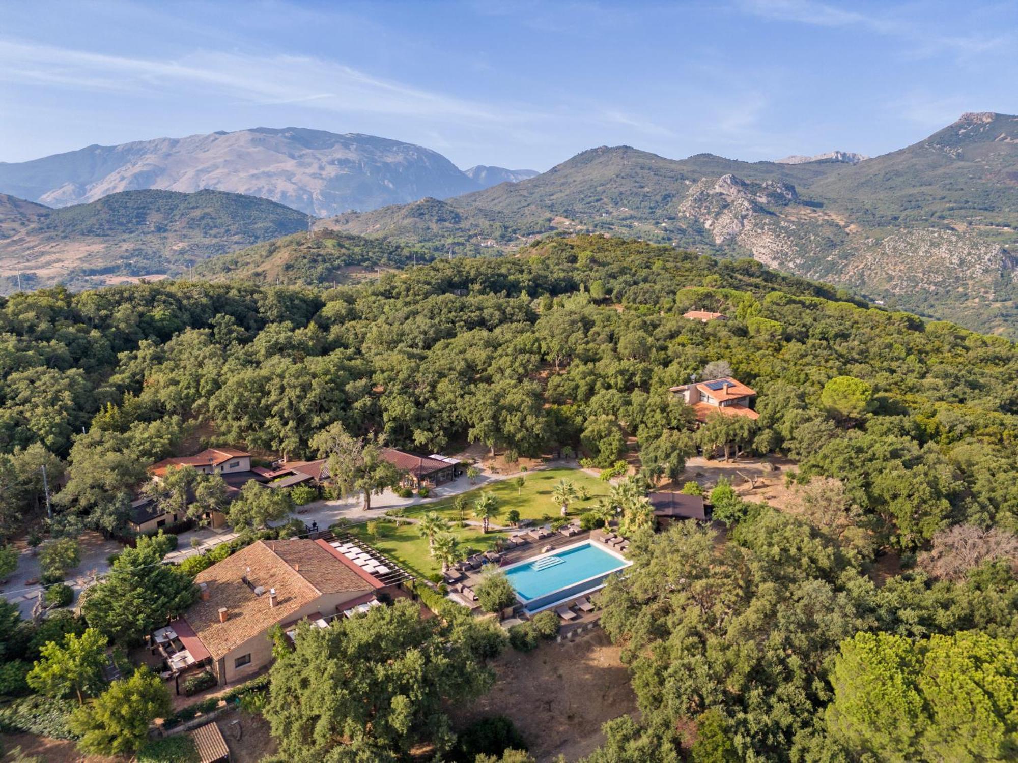 Vallegrande Nature Resort By Geocharme Чефалу Экстерьер фото